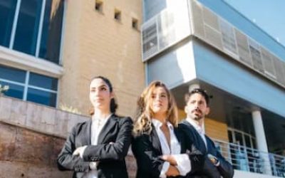 business-persons-posing_23-2147702078-1-rkxk5xale4x26udk98zs6sgqcr8ne5f4173m2q3kzg