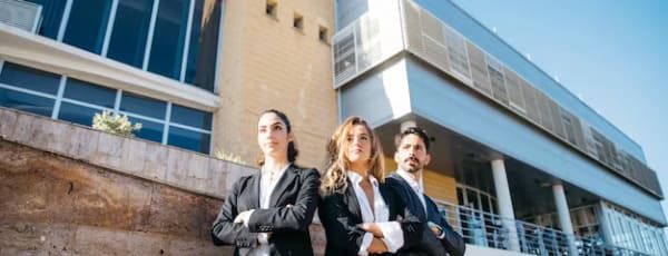 business-persons-posing_23-2147702078-1-rkxk5xale4x26udk98zs6sgqcr8ne5f4173m2q3kzg