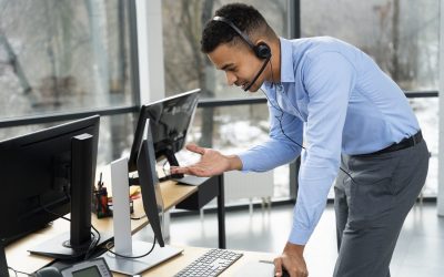 close-up-person-working-call-center (1)